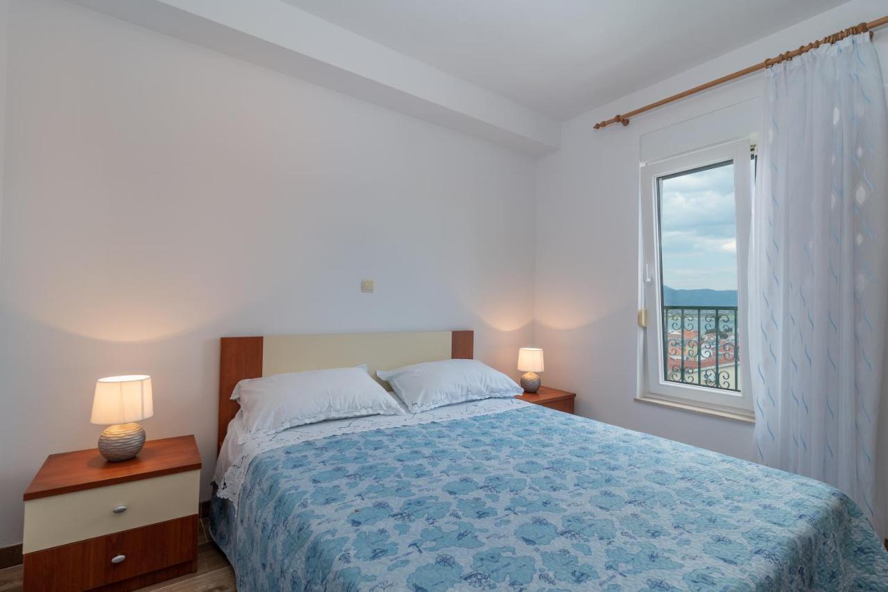 Apartman Dildo Apartment Trogir Luaran gambar