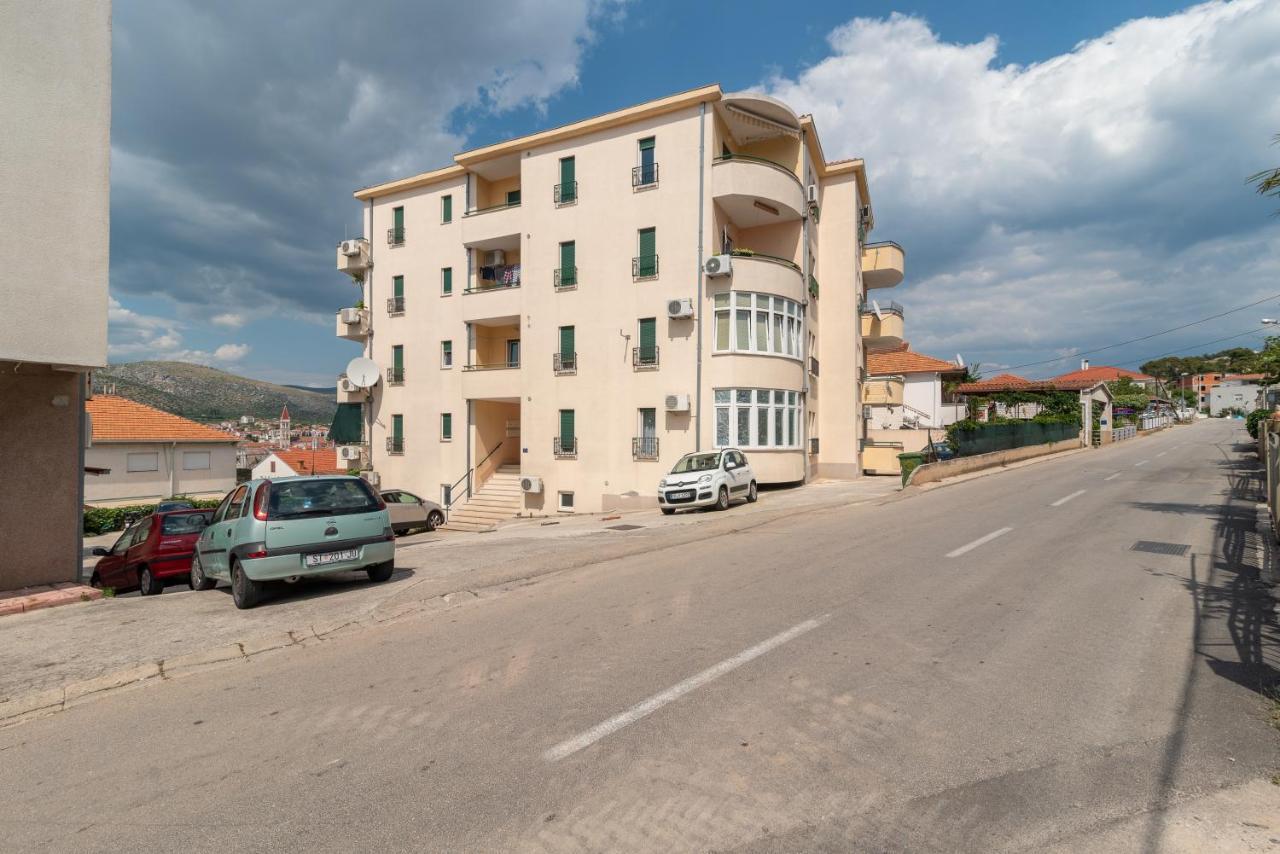 Apartman Dildo Apartment Trogir Luaran gambar