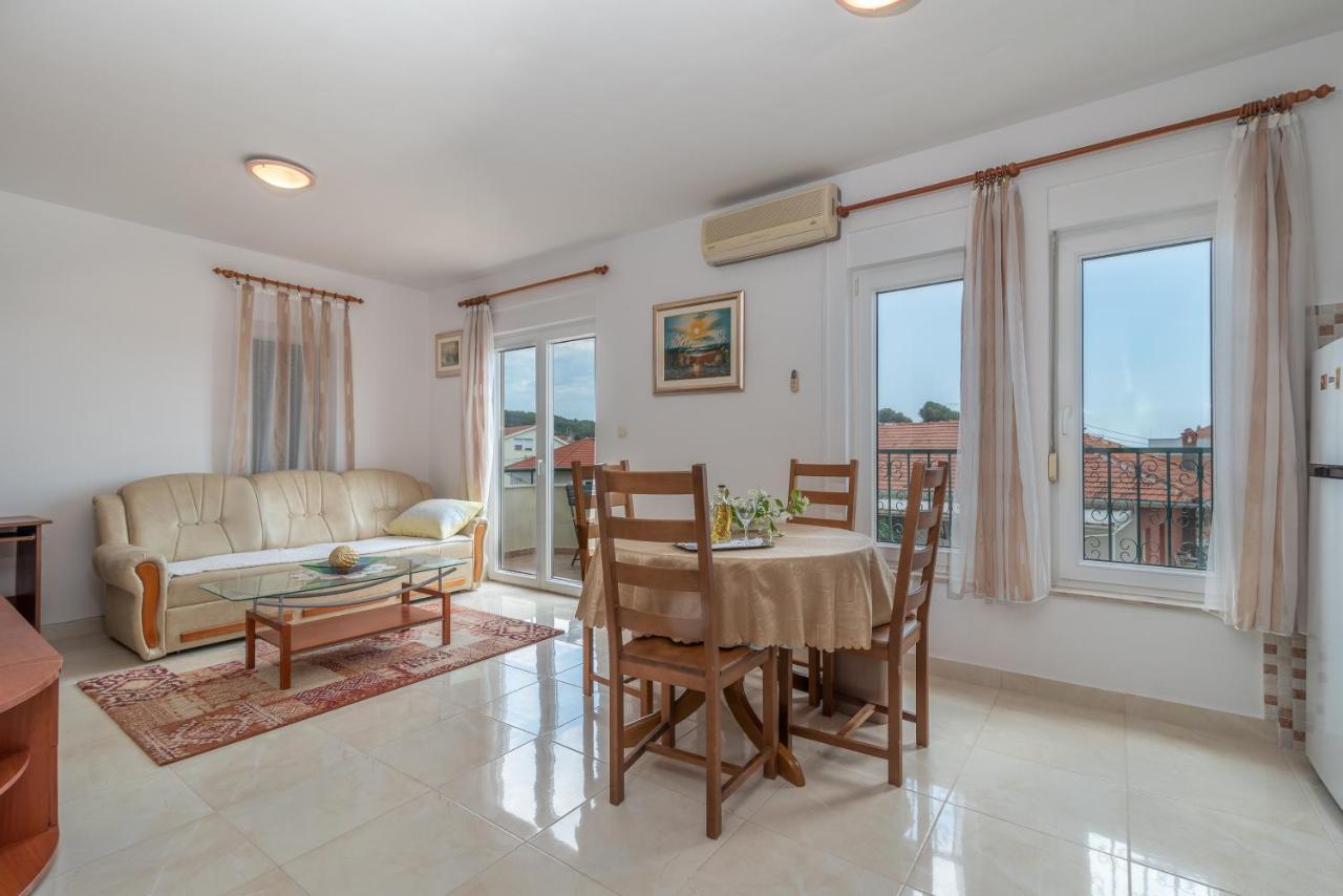 Apartman Dildo Apartment Trogir Luaran gambar