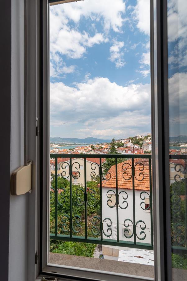 Apartman Dildo Apartment Trogir Luaran gambar